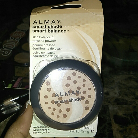 Almay Other - Final offer Almay pressed powder
